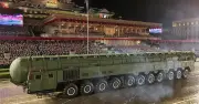 Triều Tiên trưng bày tên lửa Hwasong-20, tuyên bố là vũ khí hạt nhân mạnh nhất lịch sử