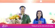 Trung tướng Mai Hoàng nhận Kỷ niệm chương 'Vì thế hệ trẻ' tại sự kiện tiếp lửa truyền thống