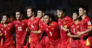 Tuyển Việt Nam áp sát Top 100 FIFA, Malaysia tụt 14 bậc