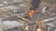 Vụ nổ lớn tại nhà máy lọc dầu Valero ở Texas, Mỹ, cảnh báo khẩn cấp cho người dân