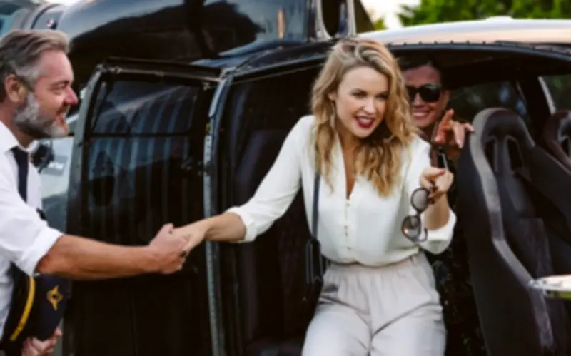 10 Bí Mật Người Giàu Không Chia Sẻ: Lý Do Bạn Chăm Chỉ Vẫn Khó Thành Công