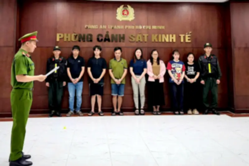 100 Cảnh Sát Triệt Phá Đường Dây Đổ Trộm Chất Thải Nguy Hại