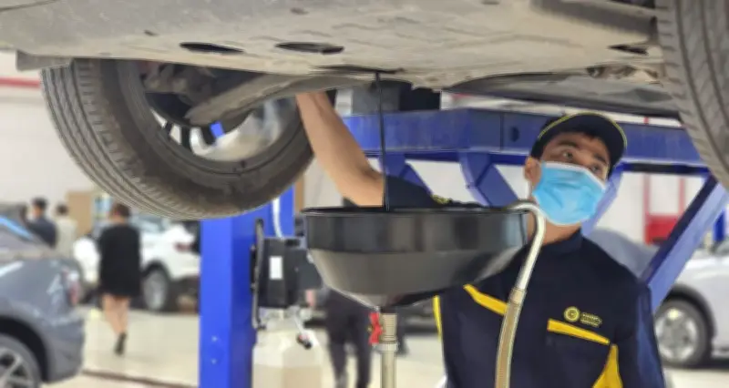 4 Lỗi Phổ Biến Khi Thay Dầu Ô Tô Cần Tránh Để Bảo Vệ Động Cơ