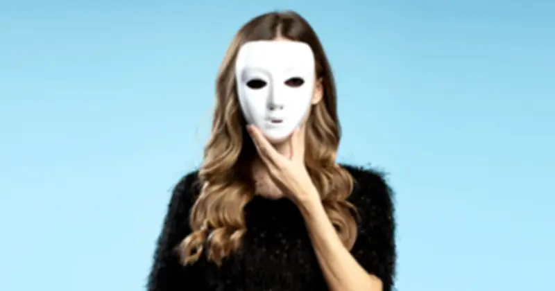 7 câu nói thao túng tâm lý phổ biến trong tình cảm và công việc