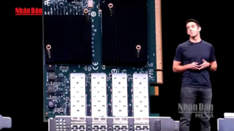 Apple Chuyển Giao Quyền Lực: Tim Cook Rời Ghế CEO, John Ternus Kế Nhiệm