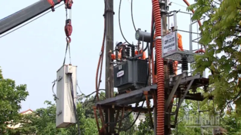 Bộ Công Thương cảnh báo phụ tải điện tăng mạnh, ngành điện triển khai loạt giải pháp ứng phó