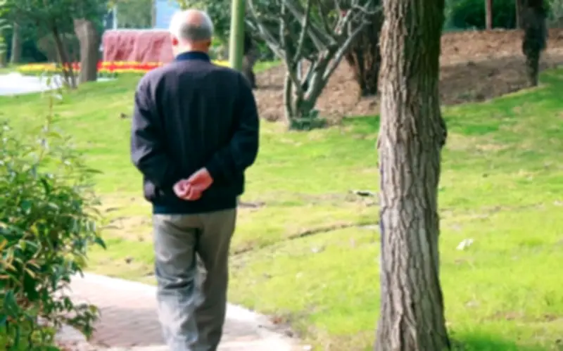 Bị con từ chối phụng dưỡng, cụ già nói một câu khiến con day dứt nhiều năm