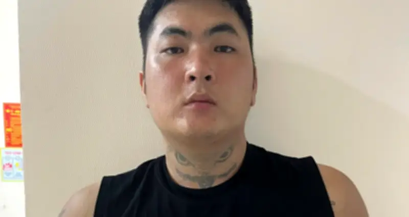 Bị dân ảnh chửi, nam thanh niên mang dao đến tận nhà chém để dằn mặt