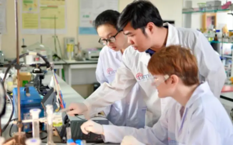 Bộ GDĐT dự kiến cấp học bổng 37,84 triệu đồng/năm cho 15 ngành chiến lược