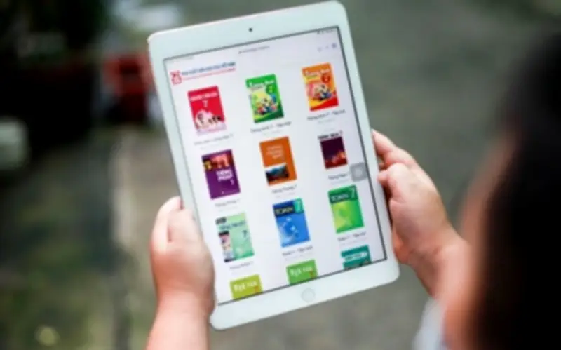 Bộ Giáo dục Ban Hành Quy Định Chuyển Thể Sách Giáo Khoa In Sang Điện Tử