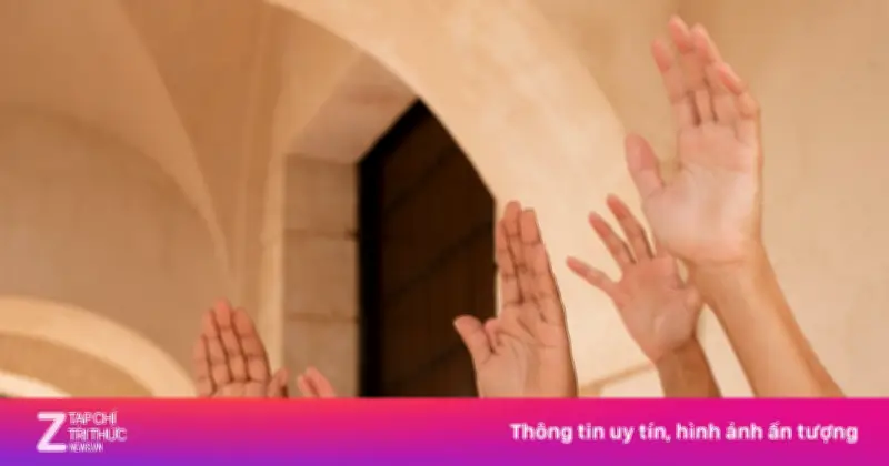 Bí ẩn 90% thế giới thuận tay phải: Giải mã từ 4 giả thuyết khoa học