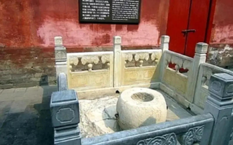 Bí Ẩn Giếng Cổ Tử Cấm Thành: Châu Báu Hay Chứng Nhân Lịch Sử?