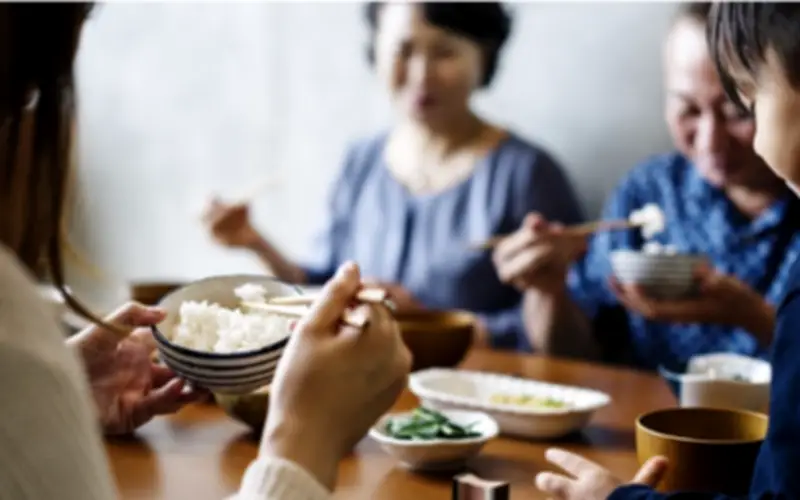 Bí Quyết Sống Thọ: 3 Nguyên Tắc Vàng Trong Cách Ăn Uống Của Người Trường Thọ