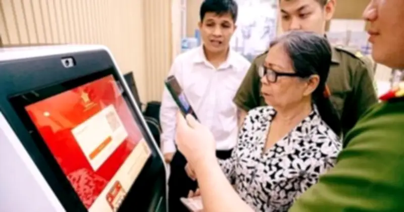 Bộ Tài chính giảm 50% nhiều loại phí, lệ phí để hỗ trợ doanh nghiệp và khuyến khích dịch vụ công trên VNeID