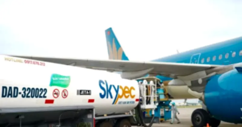 Bộ Tài chính miễn loạt phí giao thông, hỗ trợ doanh nghiệp vận tải giữa bão giá