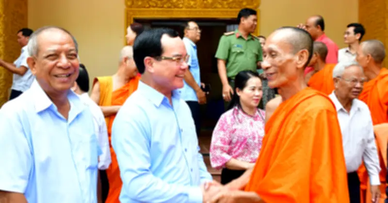 Bộ trưởng Nguyễn Đình Khang chia sẻ ấm áp khi thăm đồng bào Khmer dịp Tết