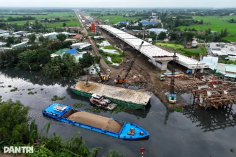 Bộ Xây dựng giải đáp cử tri TP.HCM về tình trạng khan hiếm nguyên vật liệu