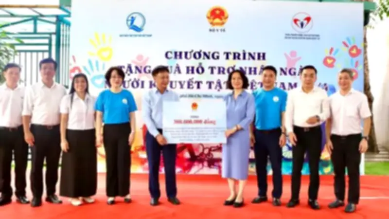 Bộ Y tế thăm và hỗ trợ trẻ em khuyết tật tại TP.HCM nhân Ngày Người khuyết tật Việt Nam