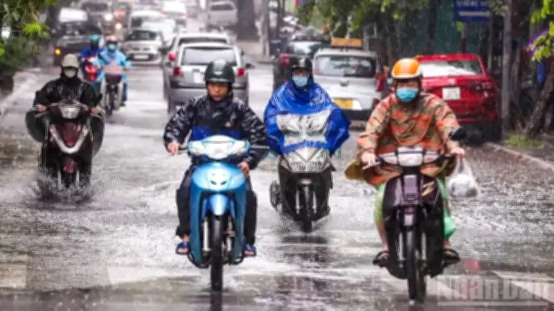 Bắc Bộ mưa lớn, cảnh báo lốc sét và nguy cơ lũ quét ngày 17/4