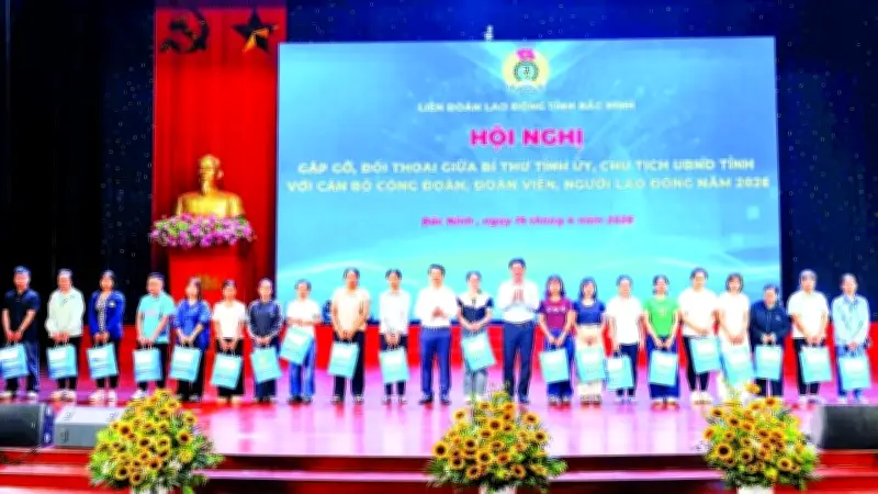 Bắc Ninh đối thoại với công nhân, giải quyết khó khăn về nhà ở và giao thông