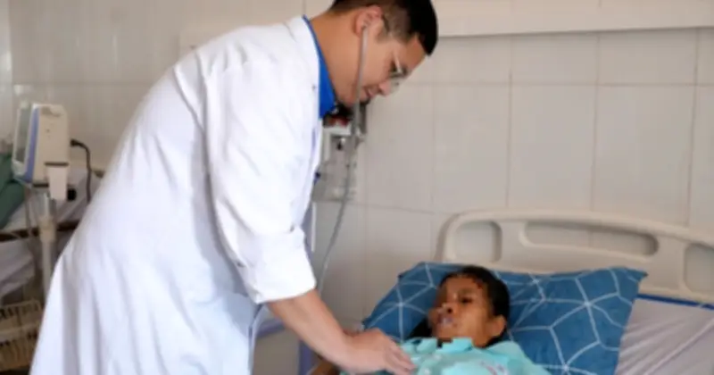 Bác sĩ trẻ Quảng Trị 'hồi sinh' trái tim bệnh nhân nghèo trong ngày thành lập Đoàn