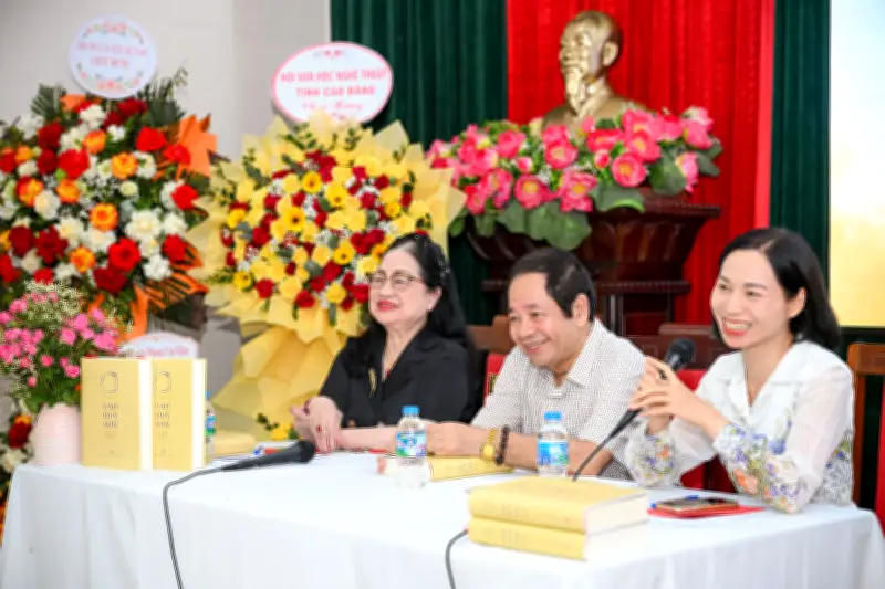 Bước vào rừng chùa của Cao Duy Sơn để thấy đổi sống miền núi chân thực hơn