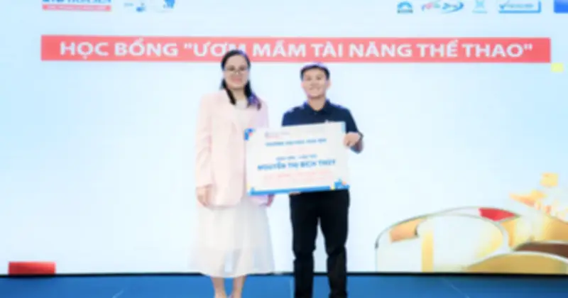 Bích Thùy nhận học bổng toàn phần thạc sĩ, HSU tiên phong đào tạo công nghiệp thể thao