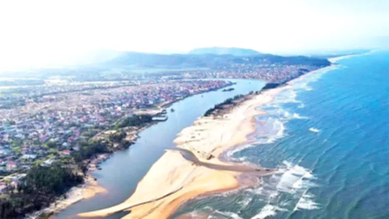 Bồi lấp cửa biển: Thách thức lớn cho kinh tế biển miền Trung