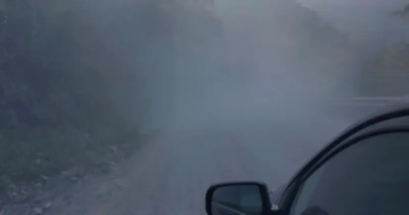 Bụi mù mịt trên tuyến đường Hồ Chí Minh đoạn Quảng Trị gây nguy hiểm cho người tham gia giao thông