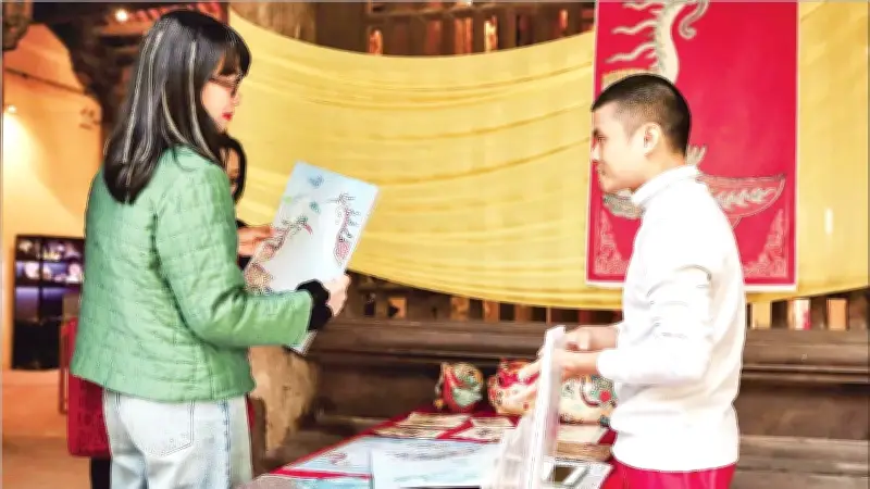 Bối Ân đưa hoa văn Việt thành ngôn ngữ kể chuyện đương đại