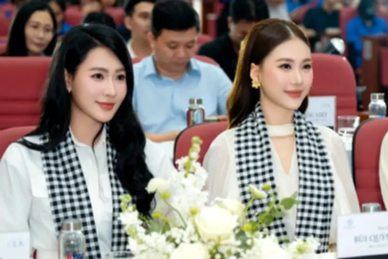 Bùi Quỳnh Hoa và Minh Trang chia sẻ về áp lực thời mới vào nghề