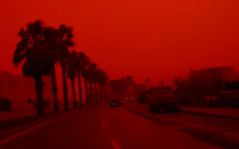 Bụi Sahara bao phủ Crete, du lịch Hy Lạp hỗn loạn trước lễ Phục Sinh