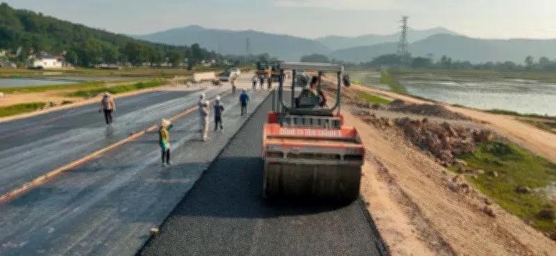 Biến động giá nhiên liệu: Nhà thầu được điều chỉnh đơn giá hợp đồng thế nào?