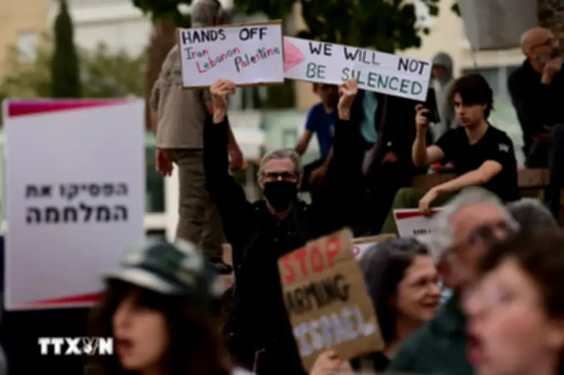 Biểu tình phản đối chiến tranh bùng nổ tại Israel và Iraq giữa leo thang xung đột Trung Đông