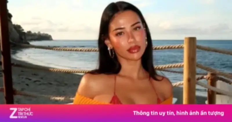 Bạn gái Bellingham gây bão mạng với loạt ảnh bikini đỏ rực trên biển