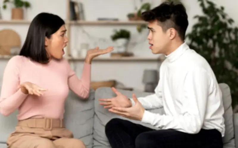 Bạn Trai Giàu Tài Sản, Cô Gái Hủy Hôn Sau 4 Năm Làm 2 Việc Nuôi Anh Theo Đuổi Ước Mơ