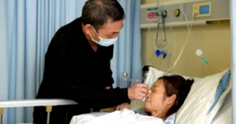 Bệnh nhân ung thư đại trực tràng giai đoạn cuối vì nhầm tê chân là bệnh tuổi già