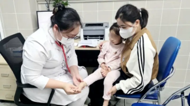 Bệnh Tay Chân Miệng Gia Tăng: Bác Sĩ Cảnh Báo Nguy Cơ Biến Chứng Nguy Hiểm