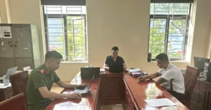 Bệnh vợ người đàn ông ném đá 5,8kg vào mặt người xúc phạm trên mạng