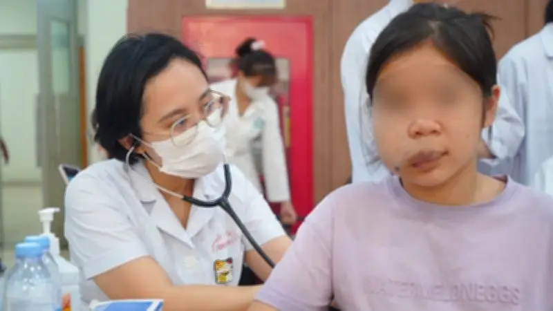 Bệnh viện E và Operation Smile phẫu thuật miễn phí cho trẻ dị tật khe hở môi, vòm miệng