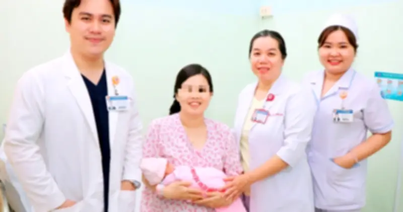 Bệnh viện Hùng Vương phẫu thuật thành công cho sản phụ mang khối u xơ tử cung lớn tái phát nhiều lần