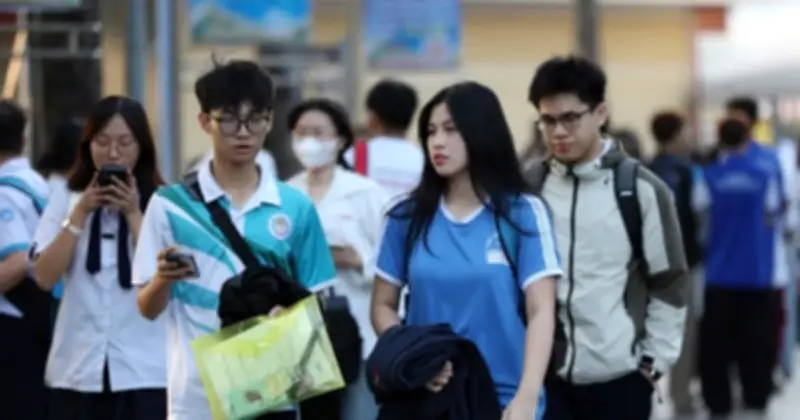 Báo Thanh Niên tư vấn trực tuyến về cơ hội nghề nghiệp khối ngành xã hội nhân văn và sư phạm