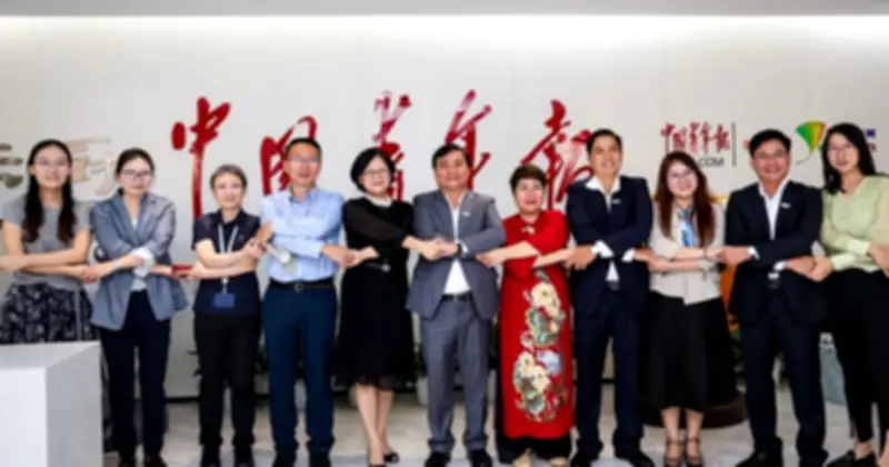Báo Thanh Niên Việt - Trung ký kết hợp tác, thúc đẩy giao lưu thanh niên và chuyển đổi số