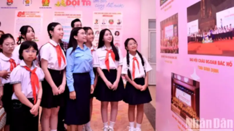 Bảo Vệ Trẻ Em Trên Không Gian Mạng: Thách Thức Và Giải Pháp Từ Thực Tiễn