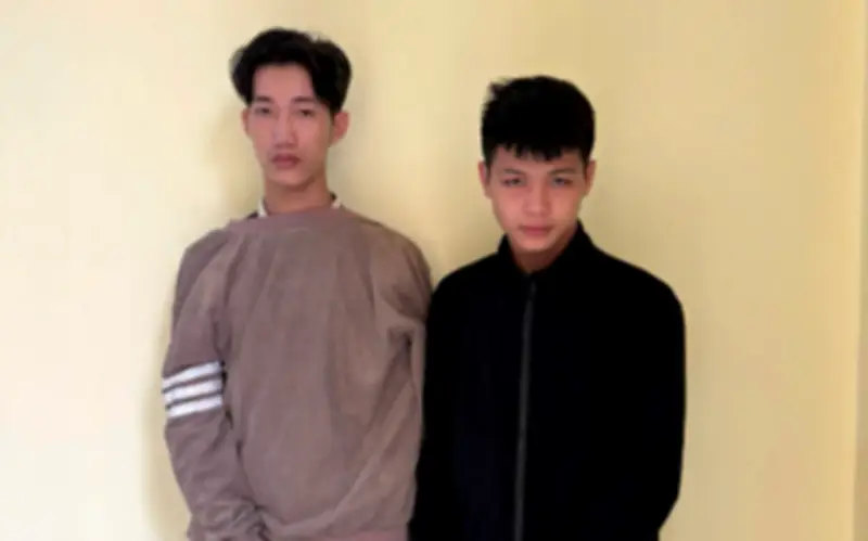 Bắt giữ hai thanh niên mua bán ma túy tại công trường giờ tan học