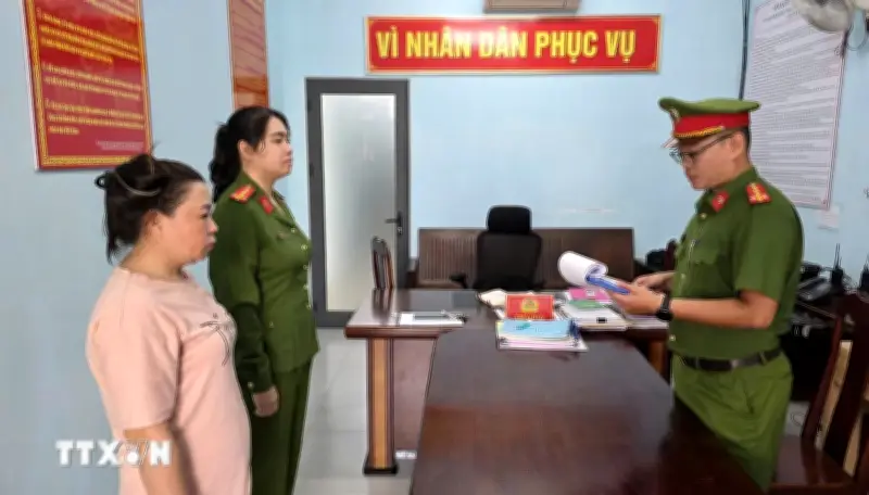 Bắt giữ kẻ hành hung nhân viên gác chắn đường sát, khống chế phụ nữ