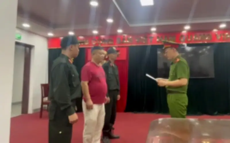 Bắt Giữ Viện Trưởng Viện Pháp Y Tâm Thần Vì Tổ Chức 'Chạy' Kết Luận Giả