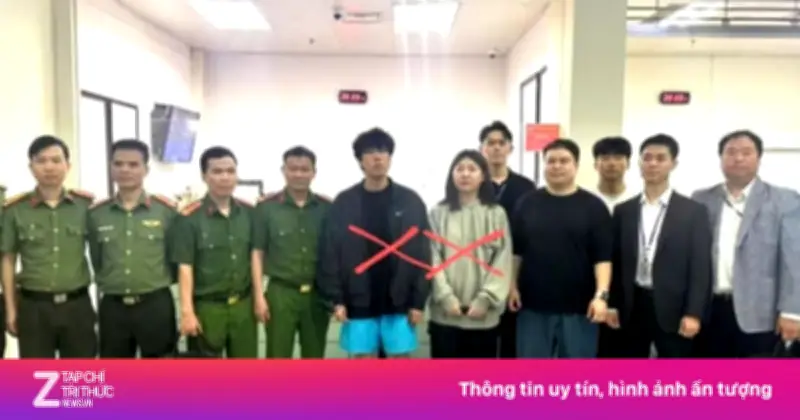 Bắt Gọn Hai Người Hàn Quốc Bị Truy Nã Đỏ Tại Nội Bài, Bàn Giao Cho Hàn Quốc