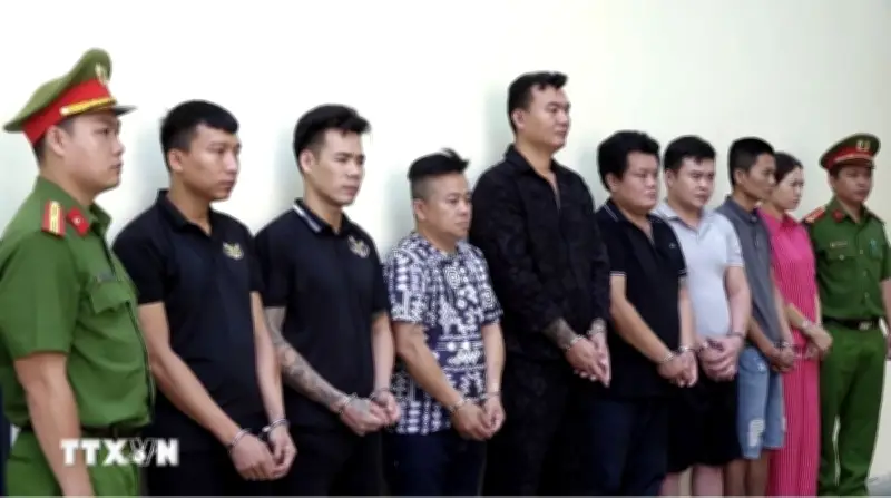 Bắt tạm giam 9 đối tượng núp bóng mua bán nổ để cướp tài sản