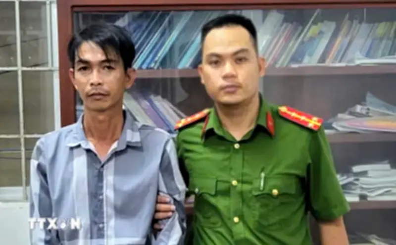 Bắt tạm giam đối tượng làm giả con dấu, tài liệu của cơ quan, tổ chức